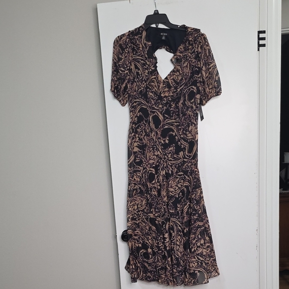 BCBG Dresses & Skirts - BCBG Black and Tan Patterned Midi Dress